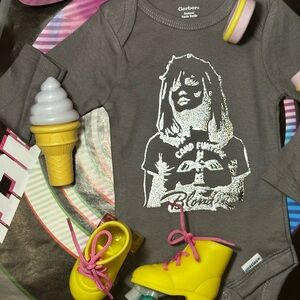 ⚡️CAMP FUNTIME Blondie rockin’ long sleeve baby onesie silver Graphic NEWBORN